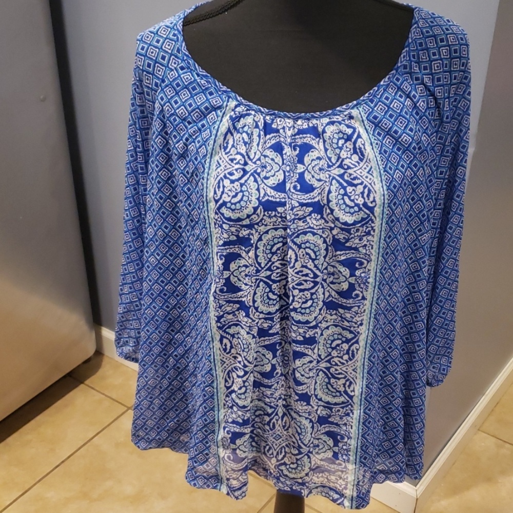 APT 9 Blue shirt light & cute 1x